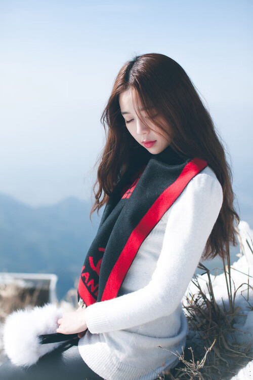 开云·体育官网-希腊女篮在欧洲锦标赛中再夺金牌，实力彰显不凡，希腊女球迷