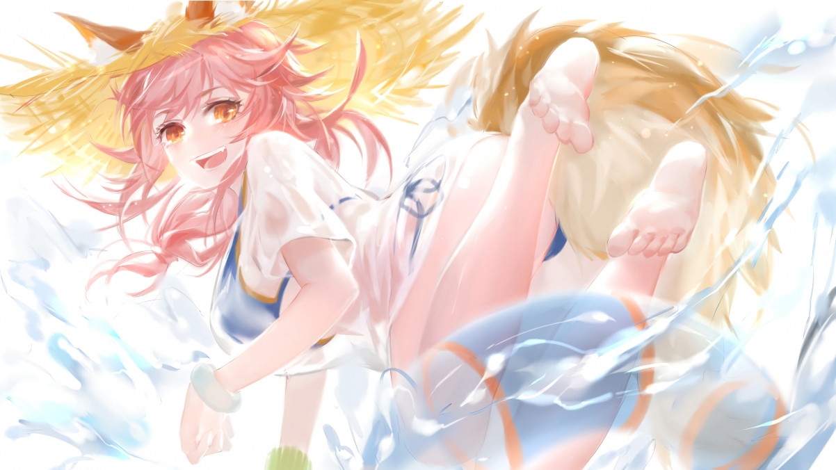 张伟丽身穿中国红亮相比赛现场，张伟丽首回合遭tko 丢掉金腰带