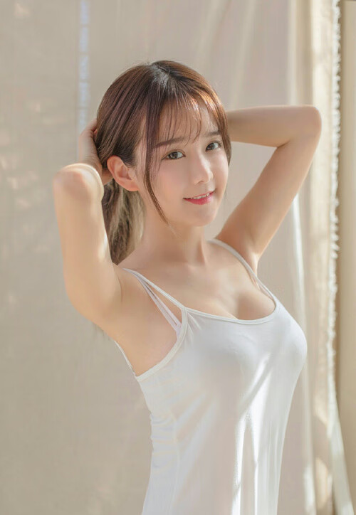 张伟丽身穿中国红亮相比赛现场，张伟丽首回合遭tko 丢掉金腰带