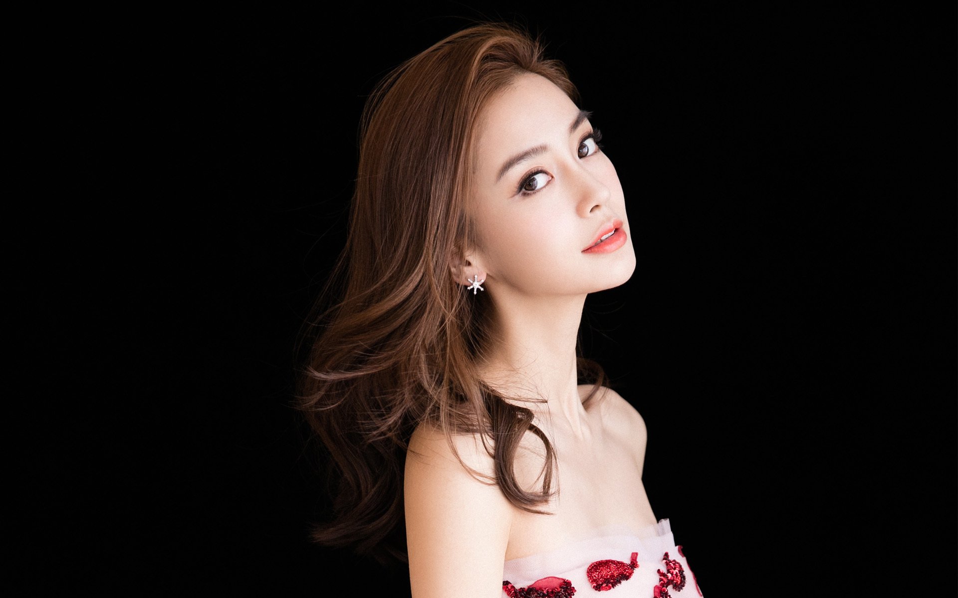 教练员培训班开设专题课程聚焦现代战术理念与数据分析，起底“教练技术”培训